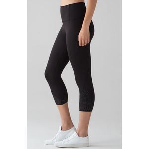 Lululemon Anew Crop 21"Black Laser Cut Legging Size 10 Workout Gym